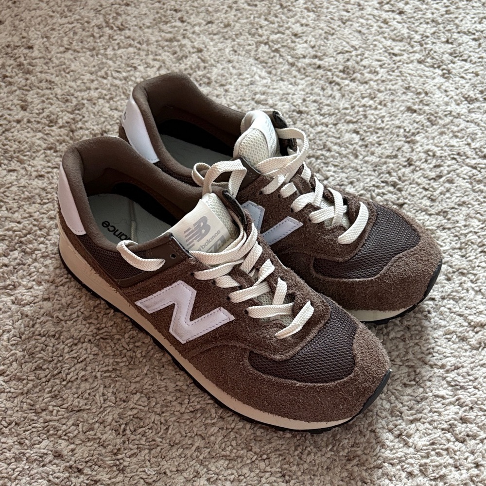 New Balance 547 Athletic Shoe